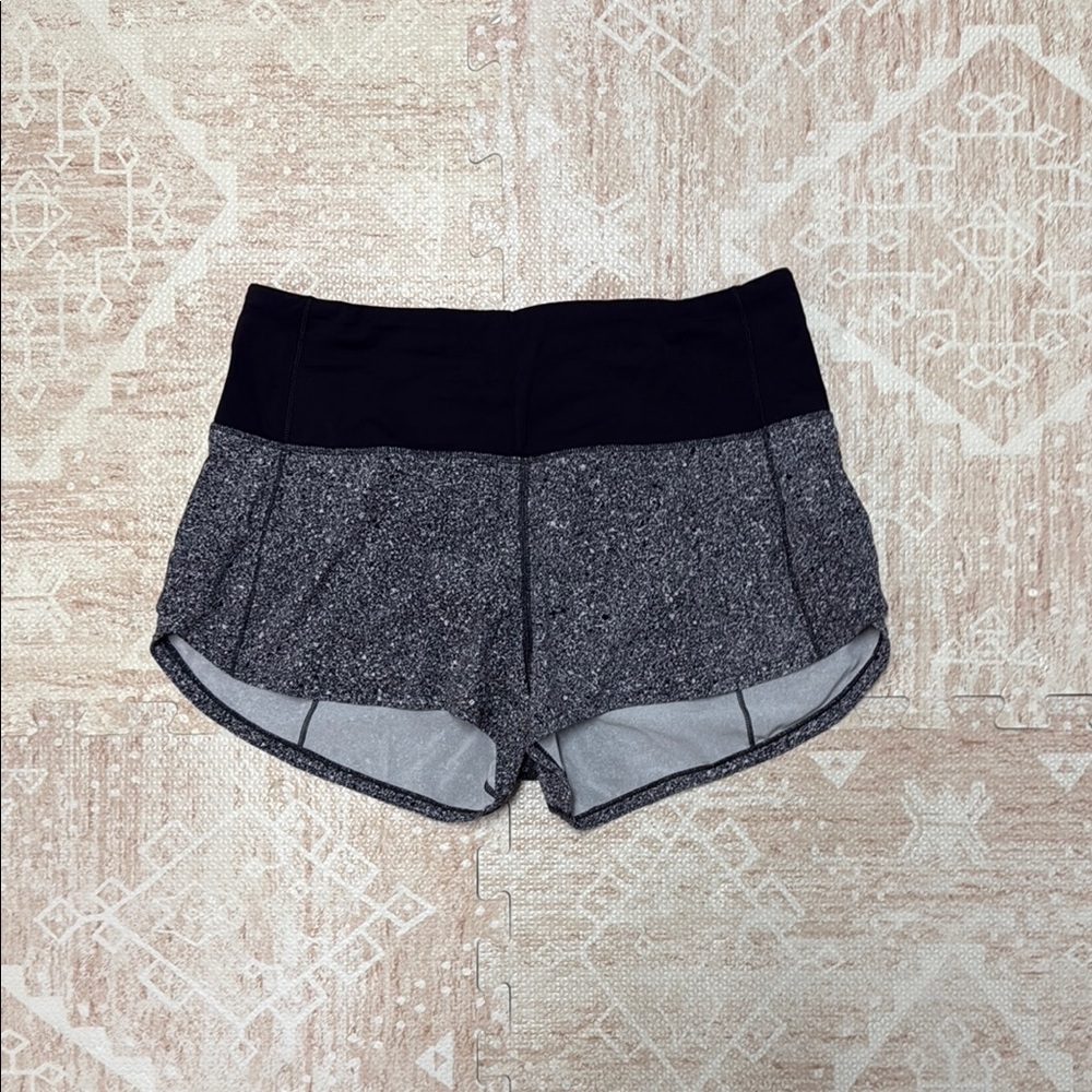 Lululemon Athletica Black and Gray Athletic Shorts Lightweight Design